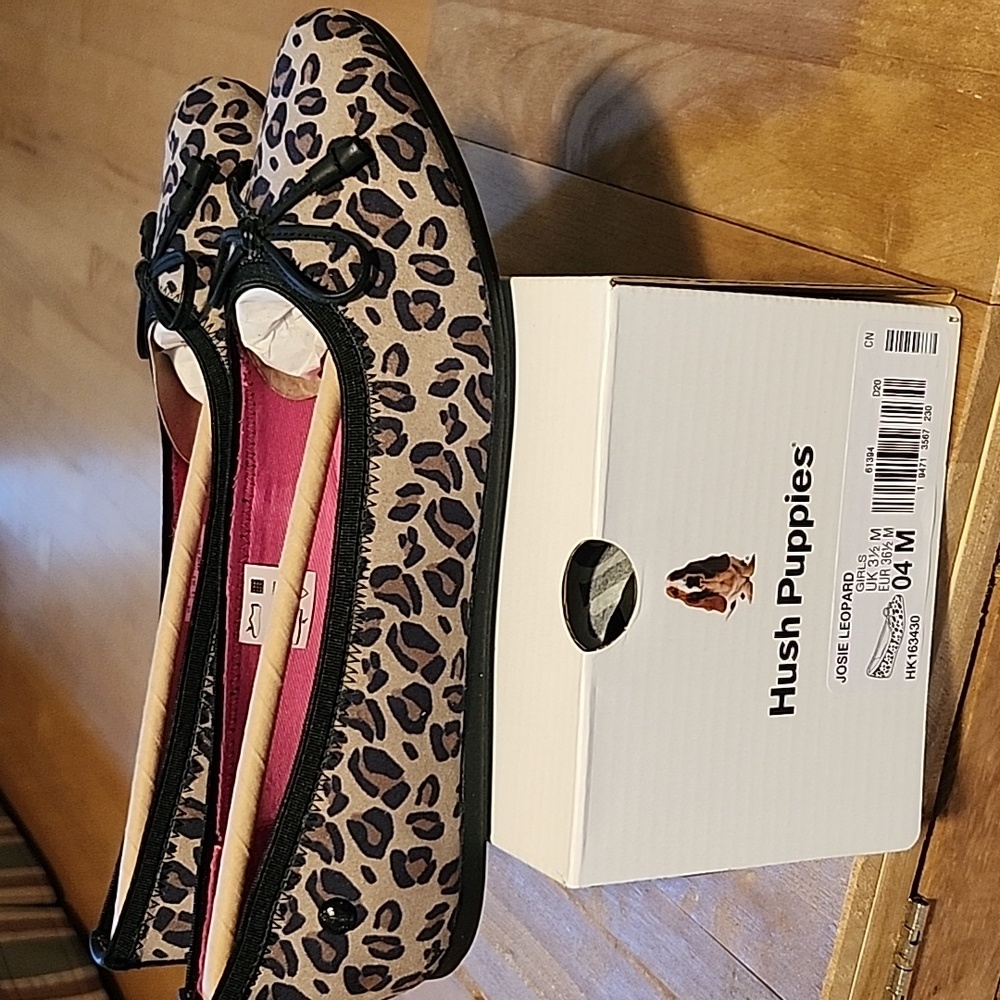 NEW in box Hush Puppies size 4 Leopard print dress shoes